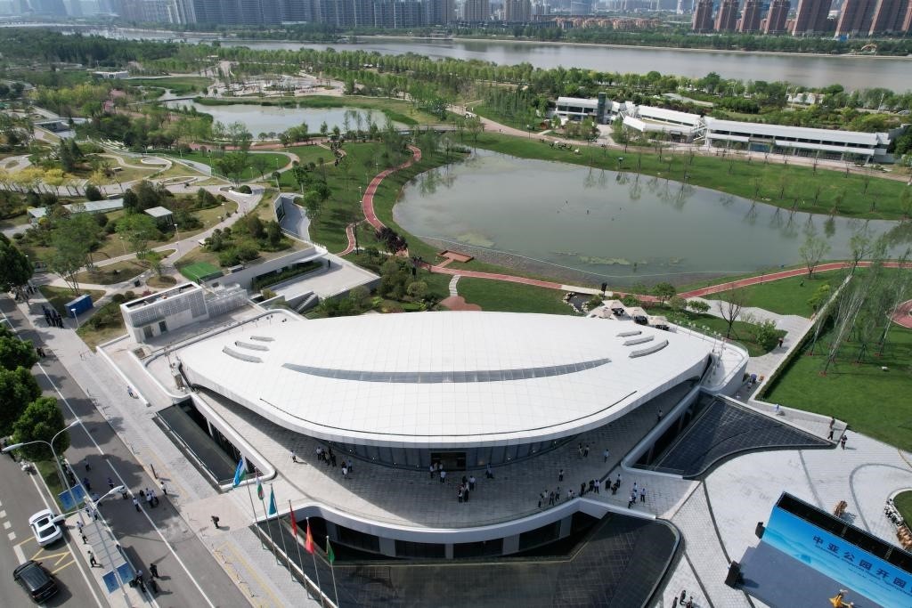 這是位于西安的中亞公園航拍畫面。新華社記者付瑞霞 攝