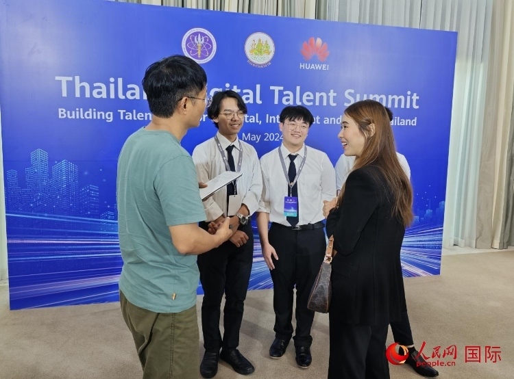 泰國國立法政大學學生接受本網(wǎng)采訪。李映民攝