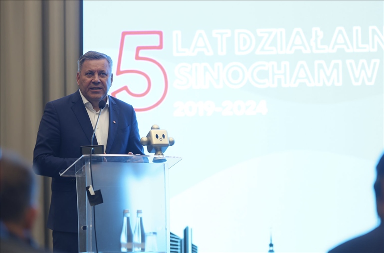 波蘭前副總理比霍琴斯基致辭。