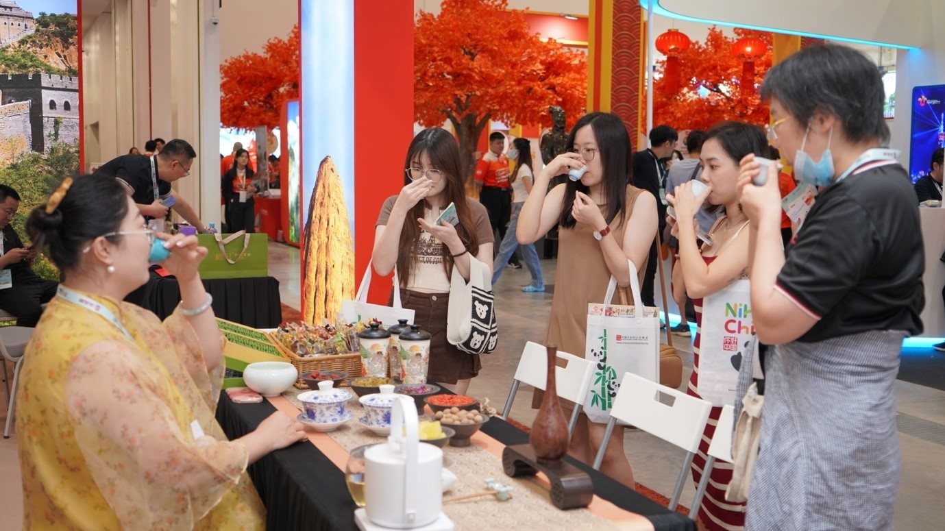 寧夏非遺八寶茶互動(dòng)展示。 吉隆坡中國(guó)文化中心供圖