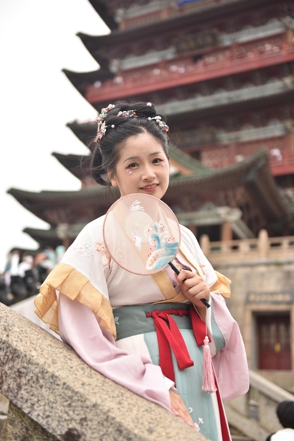 南昌滕王閣“古風(fēng)游”。受訪者供圖