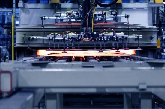 這是海斯坦普零件生產(chǎn)線（資料照片）。新華社發(fā)