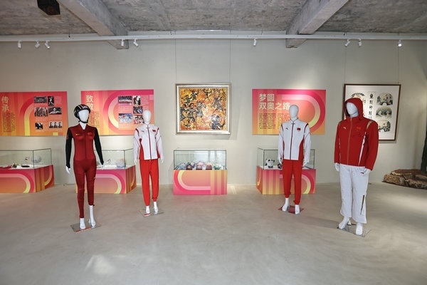 “揚帆起航 為巴黎喝彩”中國體育文化展展廳。 主辦方供圖