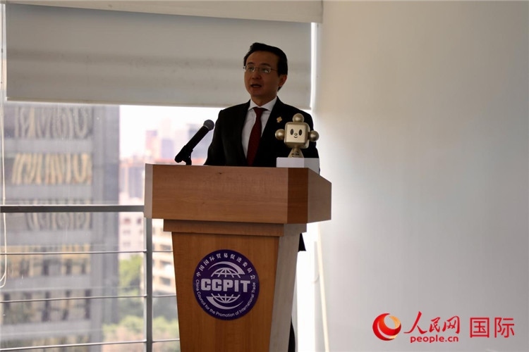 中國(guó)駐墨西哥大使張潤(rùn)發(fā)表講話。人民網(wǎng) 埃內(nèi)斯托·多明戈斯攝