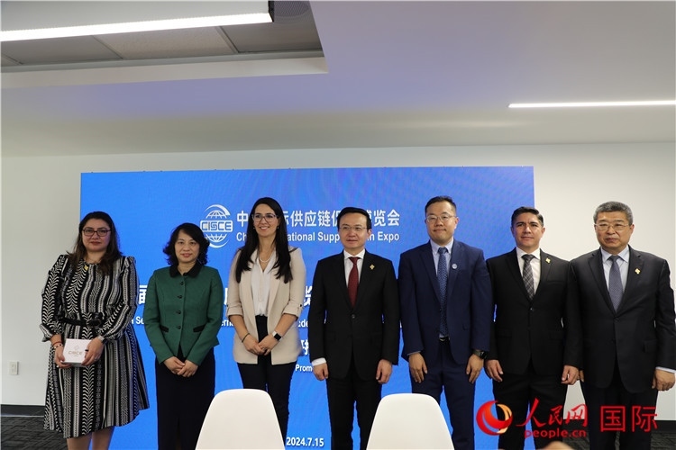 嘉賓合影。人民網(wǎng) 埃內(nèi)斯托·多明戈斯攝