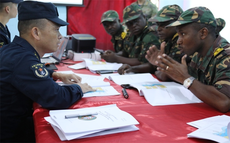 聯(lián)合導(dǎo)演部磋商。崔曉洋攝