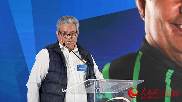 茨瓦尼市市長委員會成員漢內斯·科茲致辭。人民網(wǎng) 張茜攝