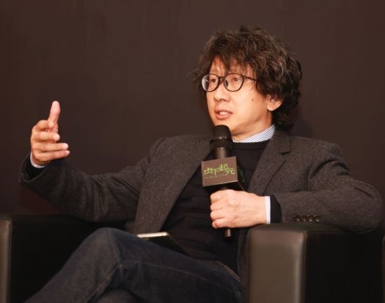 在學術論壇上發(fā)言的朱銳。（受訪者供圖）