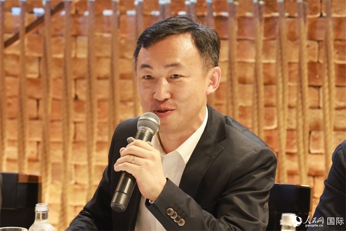 中國駐里約熱內(nèi)盧代總領(lǐng)事王海濤在座談會上致辭。人民網(wǎng)記者 陳海琪攝