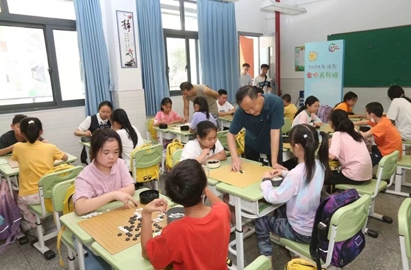 暑托班圍棋課。