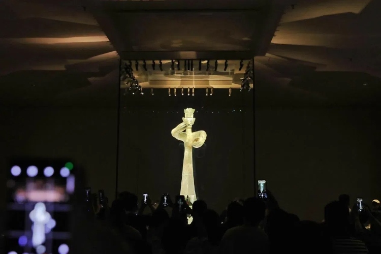 8月31日，亞洲媒體考察團(tuán)參訪三星堆博物館。《中國(guó)經(jīng)濟(jì)周刊》記者肖翊攝