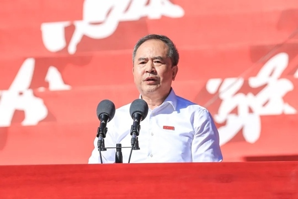 中國科學院院士、大連理工大學校長賈振元在2024級新生開學典禮上致辭。校方供圖