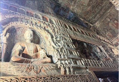 云岡石窟一角。人民網(wǎng) 曹欣悅攝