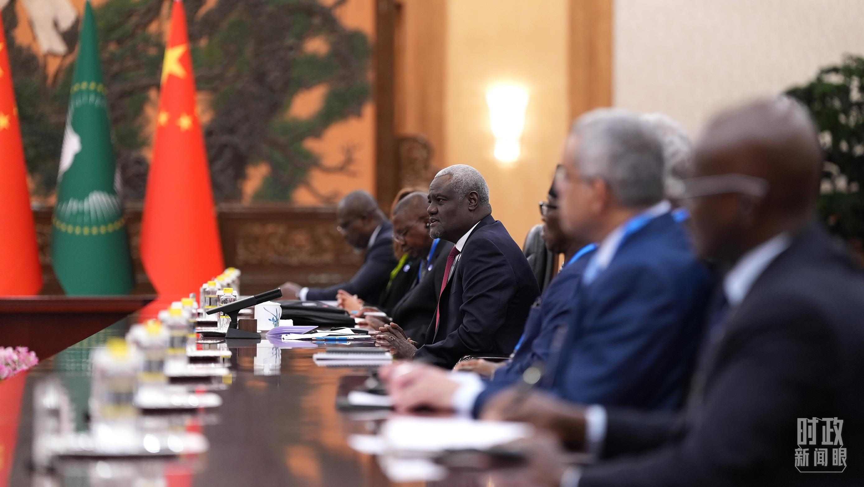  △正在參加會晤的非盟委員會主席。（總臺央視記者彭漢明拍攝）