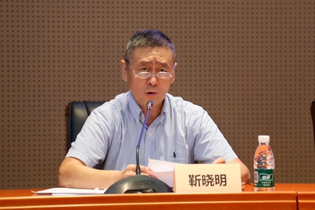 科技外交專家委員會(huì)主任委員、科技部國際合作司原司長靳曉明致辭。主辦方供圖