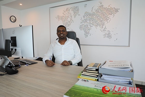 圖為Kerchanshe公司執(zhí)行總裁伊思拉爾·德格。人民網(wǎng)記者 沈小曉攝