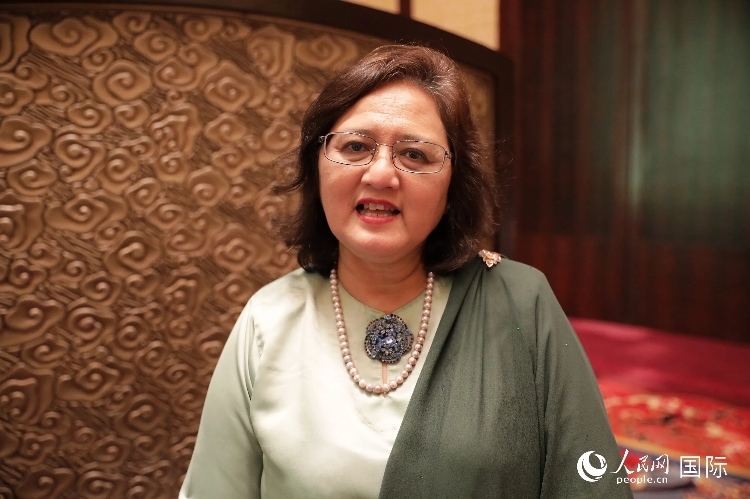 馬來(lái)西亞高教部高教司司長(zhǎng)阿茲琳達(dá)接受人民網(wǎng)采訪。人民網(wǎng) 王婧攝