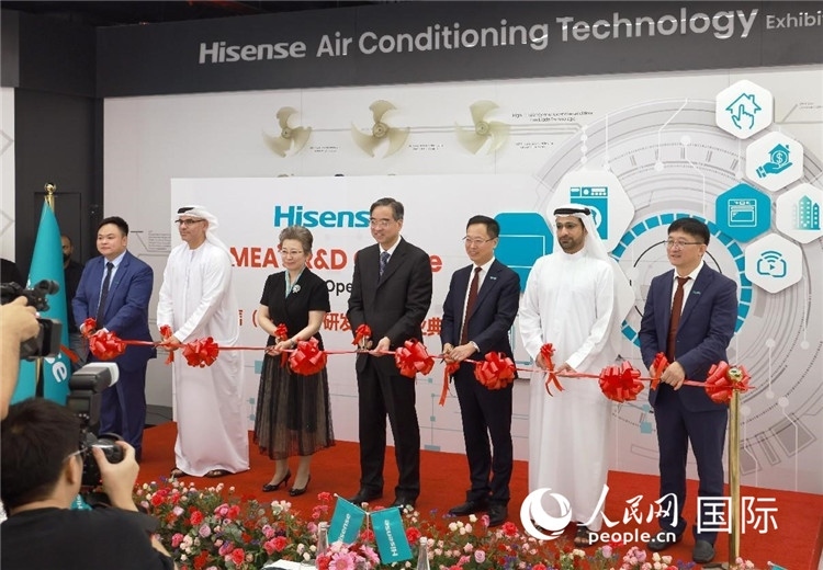 圖為開(kāi)業(yè)剪彩儀式。人民網(wǎng)記者管克江攝