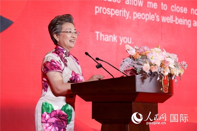 中國駐迪拜總領(lǐng)事歐渤芊致辭。人民網(wǎng)記者任皓宇攝