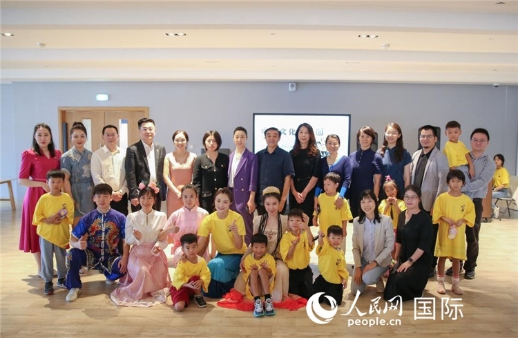 開(kāi)營(yíng)儀式部分嘉賓合影。人民網(wǎng)中東中心分社塔里克·易卜拉欣攝