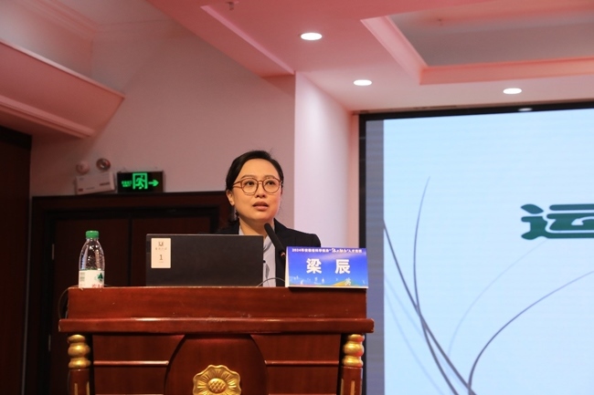 國家體育總局運動醫(yī)學研究所醫(yī)務(wù)監(jiān)督中心副主任、中國體育科學學會運動醫(yī)學分會副秘書長梁辰授課。主辦方供圖