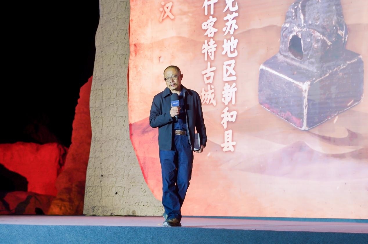 陳凌在“何以中國·五星出東方”網(wǎng)絡(luò)主題宣傳活動現(xiàn)場演講。人民視頻供圖