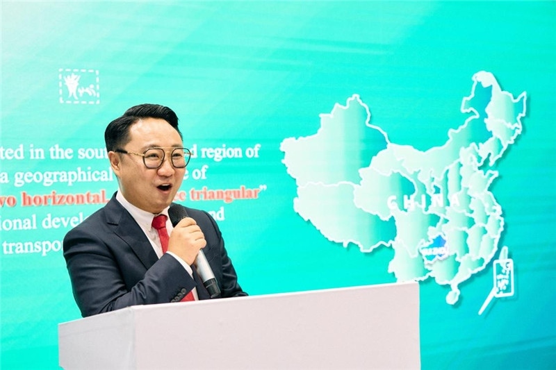 “中國館”貴州旅游推介會現(xiàn)場介紹。楊浩鵬