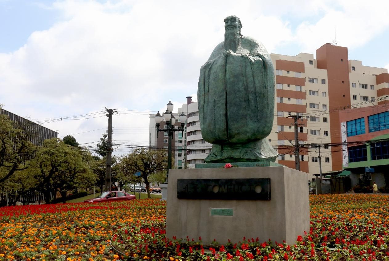 2017年，吳為山雕塑《孔子》立于巴西庫里蒂巴市，該廣場被永久命名為“中國廣場”。中國美術(shù)館供圖