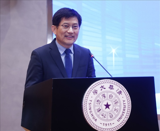 清華大學(xué)國(guó)家治理研究院執(zhí)行院長(zhǎng)、清華大學(xué)計(jì)算社會(huì)科學(xué)與國(guó)家治理實(shí)驗(yàn)室執(zhí)行主任孟慶國(guó)教授演講。供圖單位：清華大學(xué)國(guó)家治理研究院