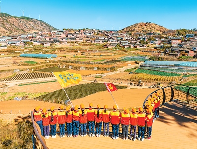 學(xué)生在攀枝花迤沙拉歷史文化主題研學(xué)基地參觀。 石 磊攝