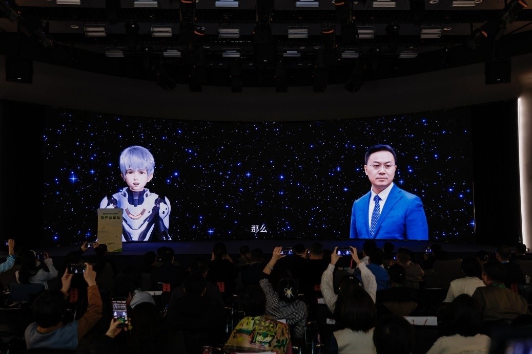 中國工程院院士、湖南師范大學(xué)校長劉仲華與人民網(wǎng)數(shù)字人白澤線上對話