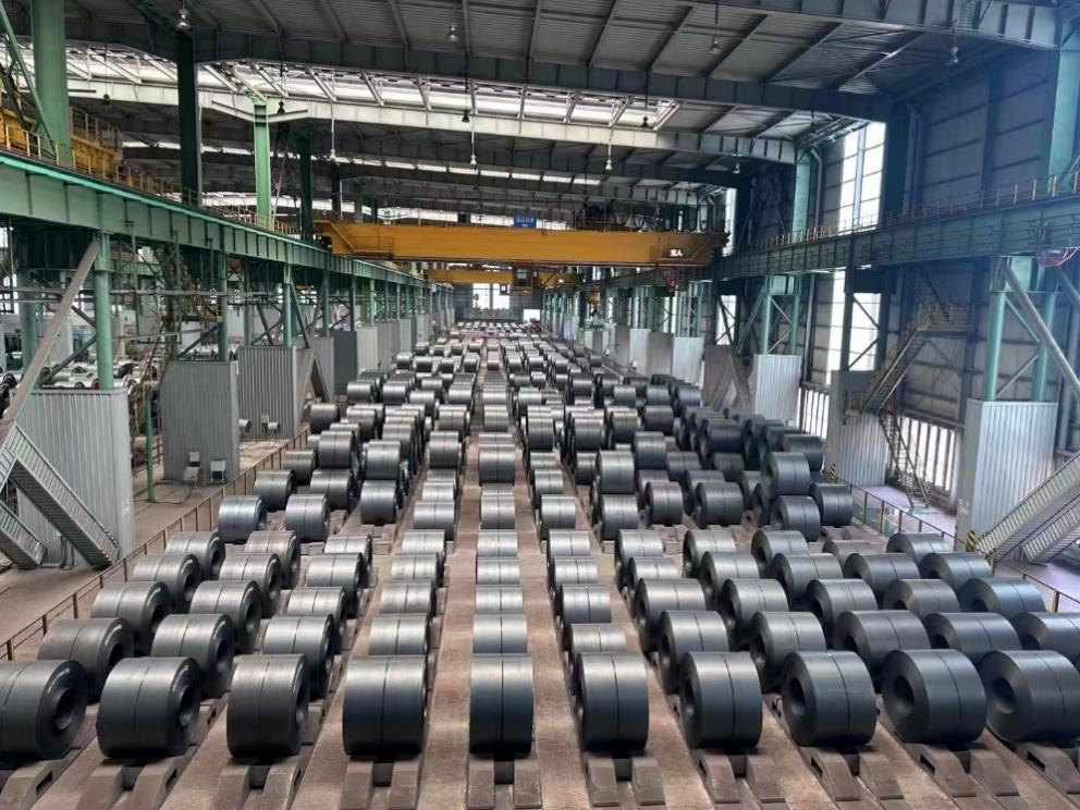 某鋼鐵工廠的自動(dòng)生產(chǎn)線。人民網(wǎng)記者 王紹紹攝