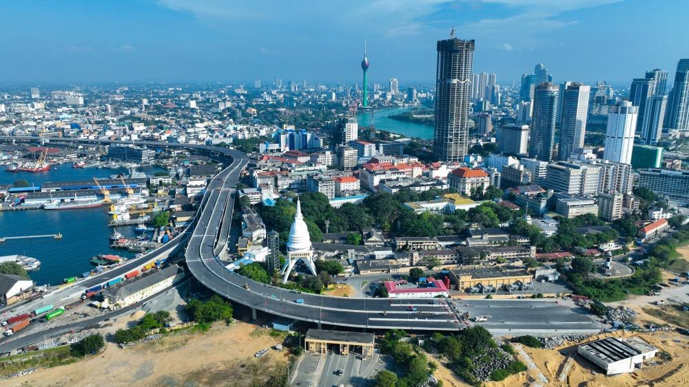 這是2025年1月13日拍攝的斯里蘭卡科倫坡風(fēng)光（無(wú)人機(jī)照片）。新華社發(fā)