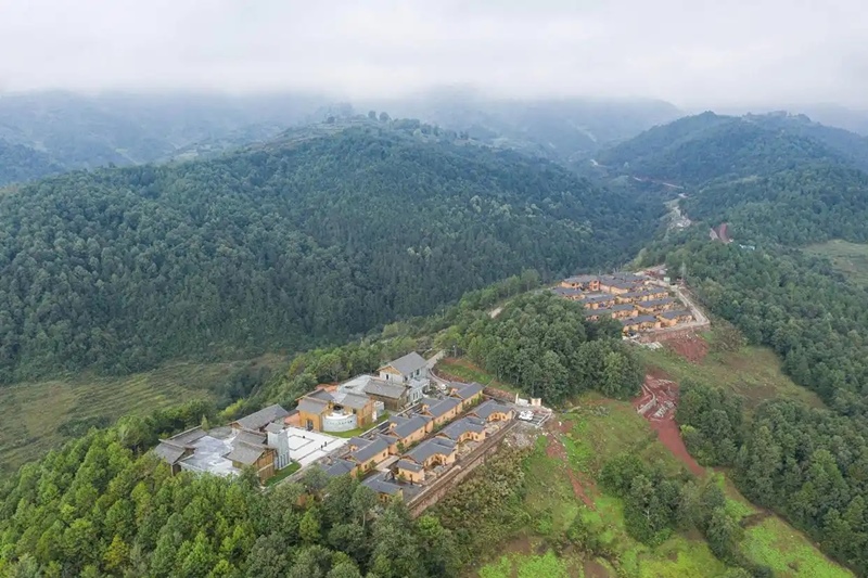 2020年10月13日拍攝的三河村新村聚居點。 