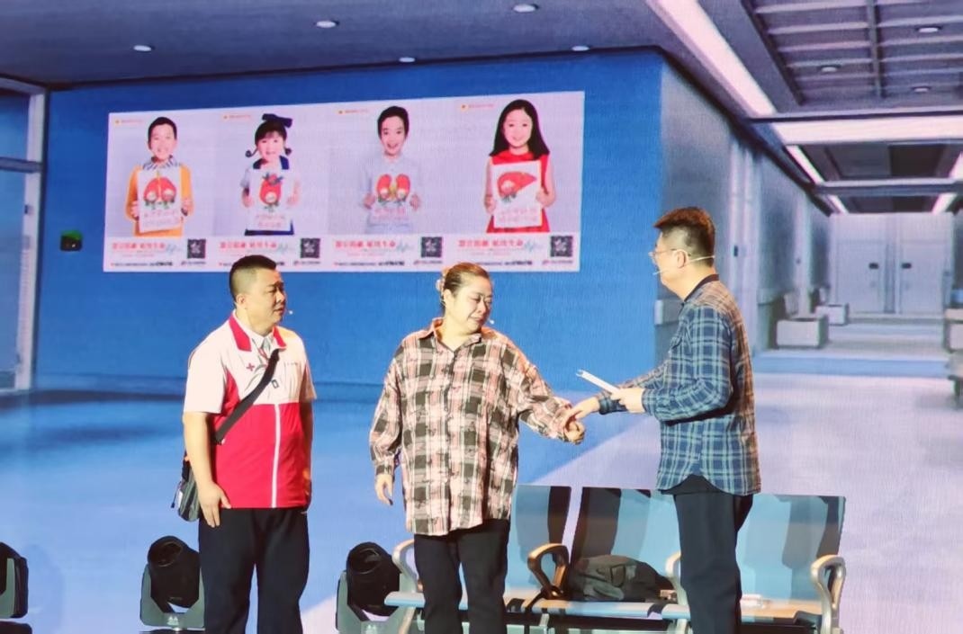 現(xiàn)場表演了由真實故事改編的情景劇。人民網(wǎng)記者 王子鋒攝