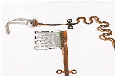 新開發(fā)的ABI旨在輕柔地貼合腦組織，提高信號精度和患者舒適度。圖片來源：瑞士洛桑聯(lián)邦理工學(xué)院