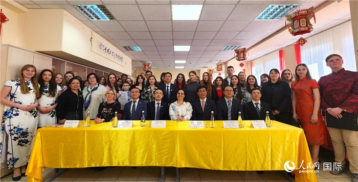 參加中文翻譯比賽全體人員合影。人民網(wǎng)記者 蔡子暢攝