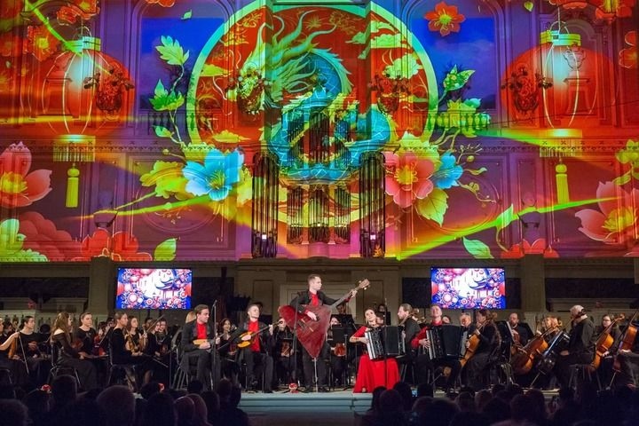 2025年2月6日，俄羅斯音樂家在圣彼得堡舉行的中俄新春音樂會上表演。新華社發(fā)（莫京娜 攝）