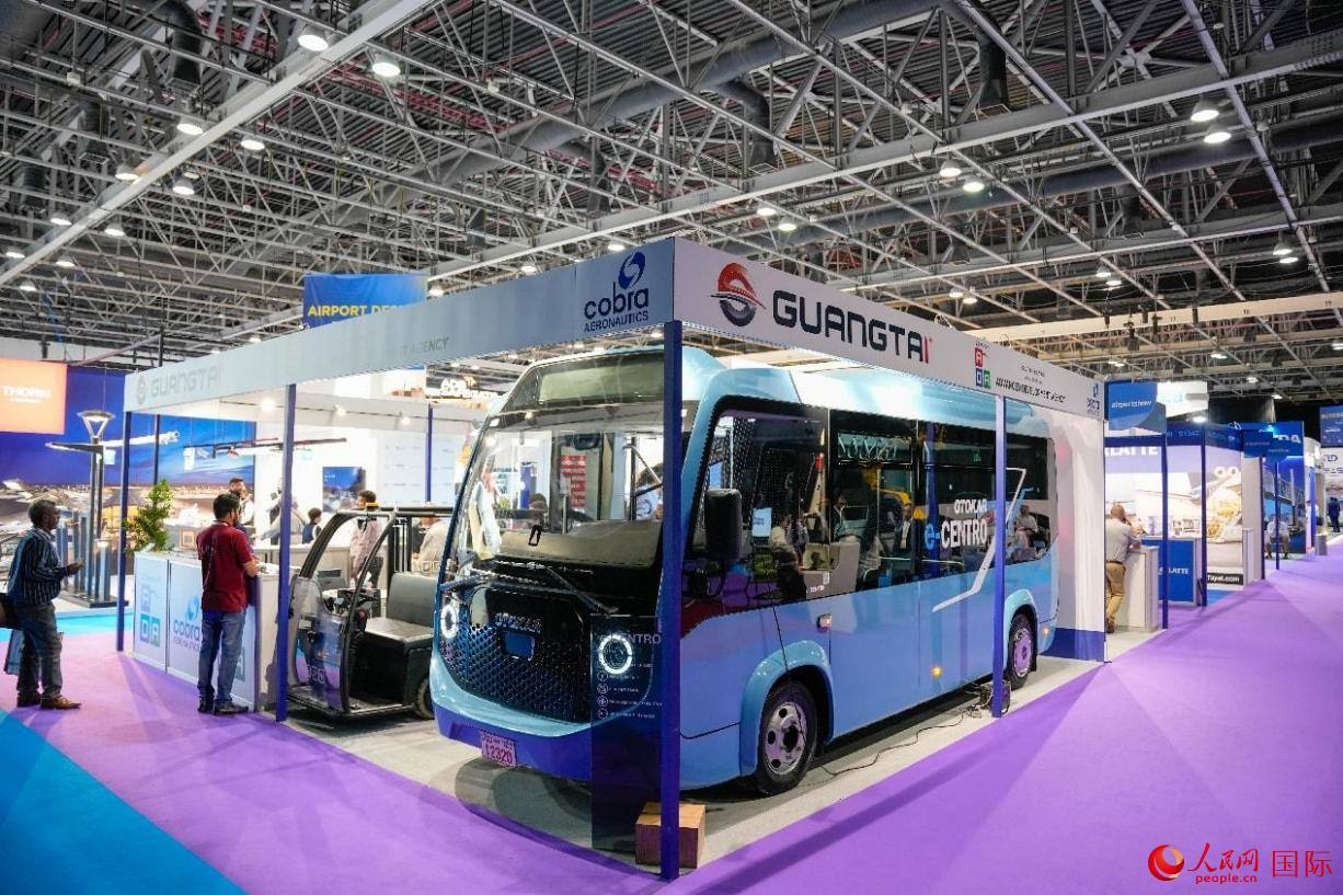 展會展示的電動大巴車。人民網(wǎng)塔里克·易卜拉欣攝