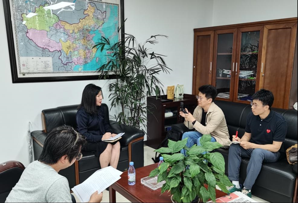 記者采訪企業(yè)跨境物流建設(shè)情況。人民網(wǎng) 孫啟凡攝