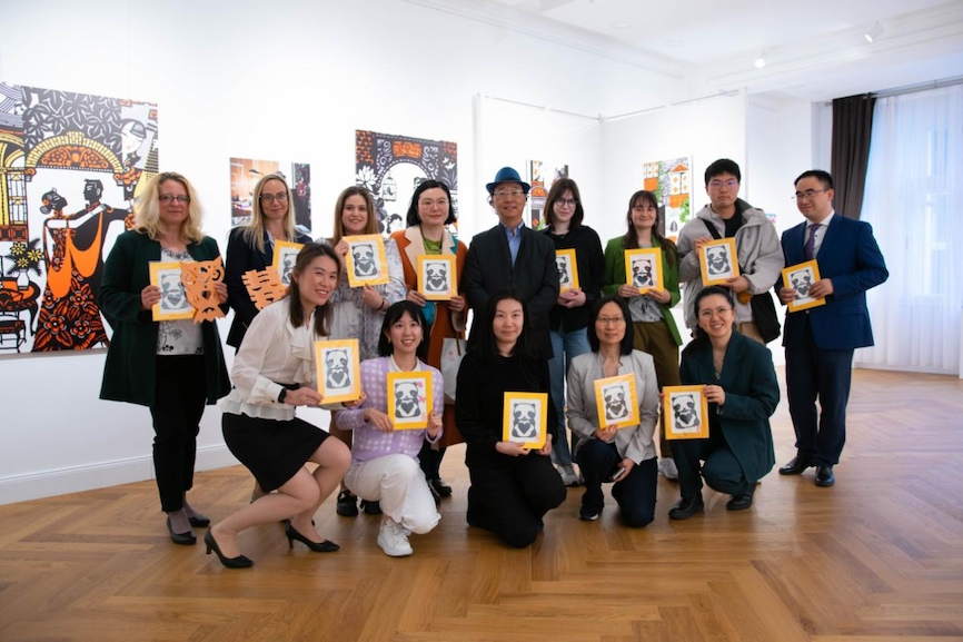 嘉賓合影。圖片由布達(dá)佩斯中國(guó)文化中心供圖