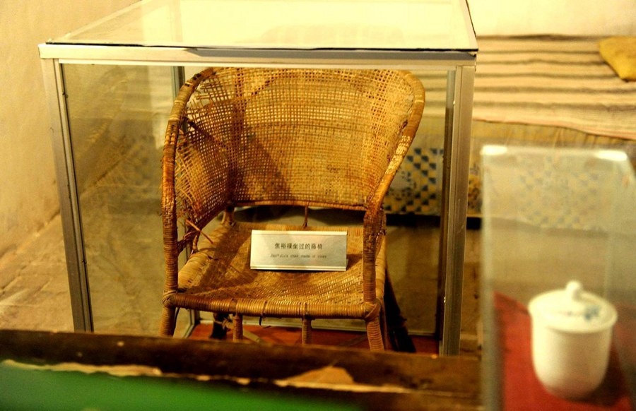 這是在河南省蘭考縣焦裕祿同志紀念館內(nèi)拍攝的焦裕祿曾用過的藤椅（2014年5月5日攝）。新華社記者 朱祥 攝