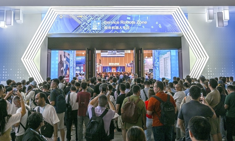 廣交會聚焦服務(wù)機器人+培育外貿(mào)發(fā)展新亮點(1)XxjpsgC000137_20251016_PEPFN0A001.jpg